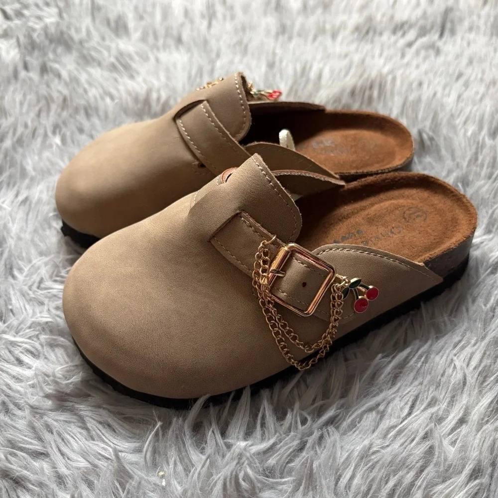 Oliver & Rain Suede Clogs Cherry Charm Light Brown Toddler Girl 11c